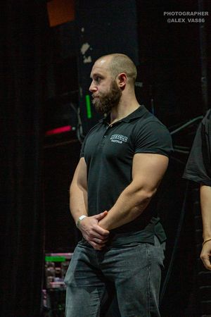 MEN'S PHYSIQUE 174